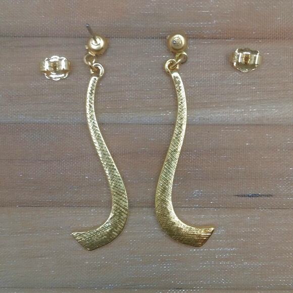 Anne Klein Earrings Rhinestone Swoop Vintage Textured Gold Tone Dangle Elegant - Picture 3 of 11